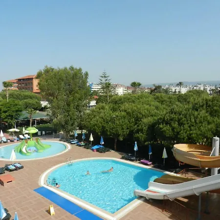 Club Turtas Resort Konaklı